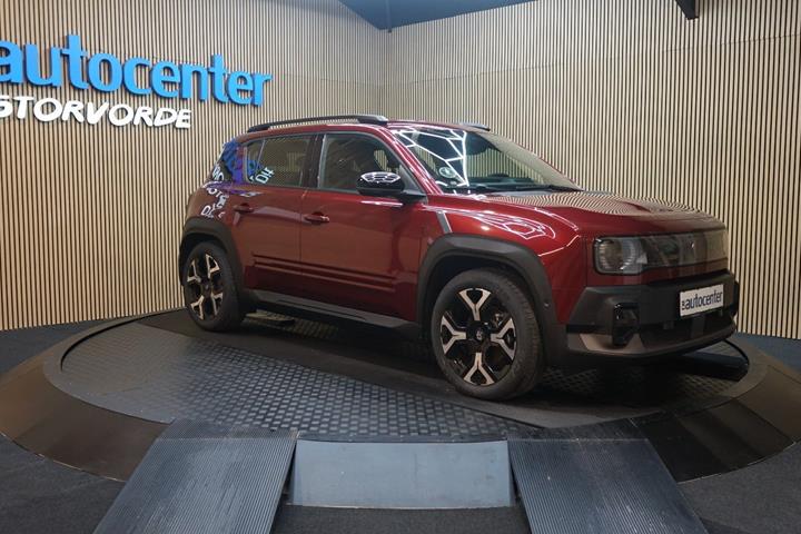 Rød Renault 4 E-Tech fra 2025