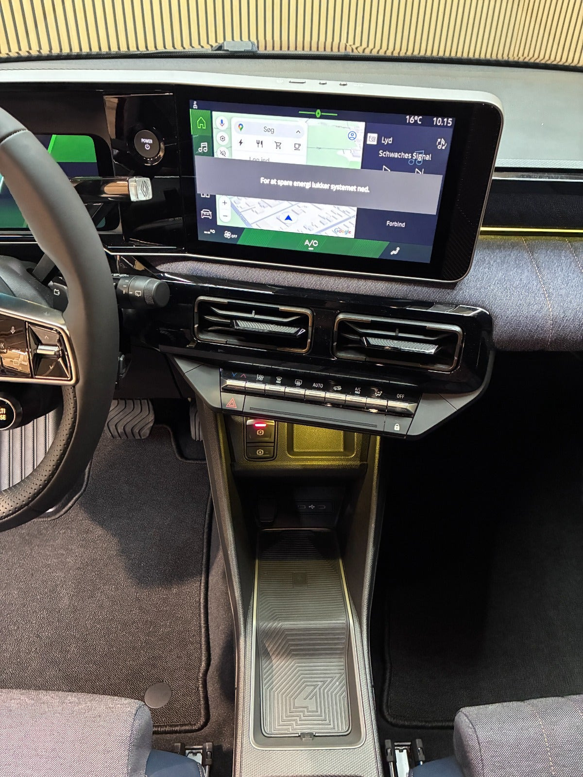 Rød Renault 4 E-Tech fra 2025