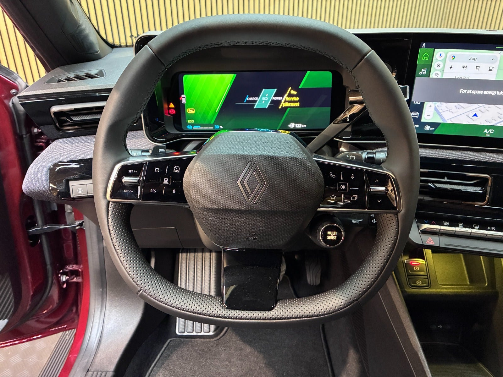 Rød Renault 4 E-Tech fra 2025