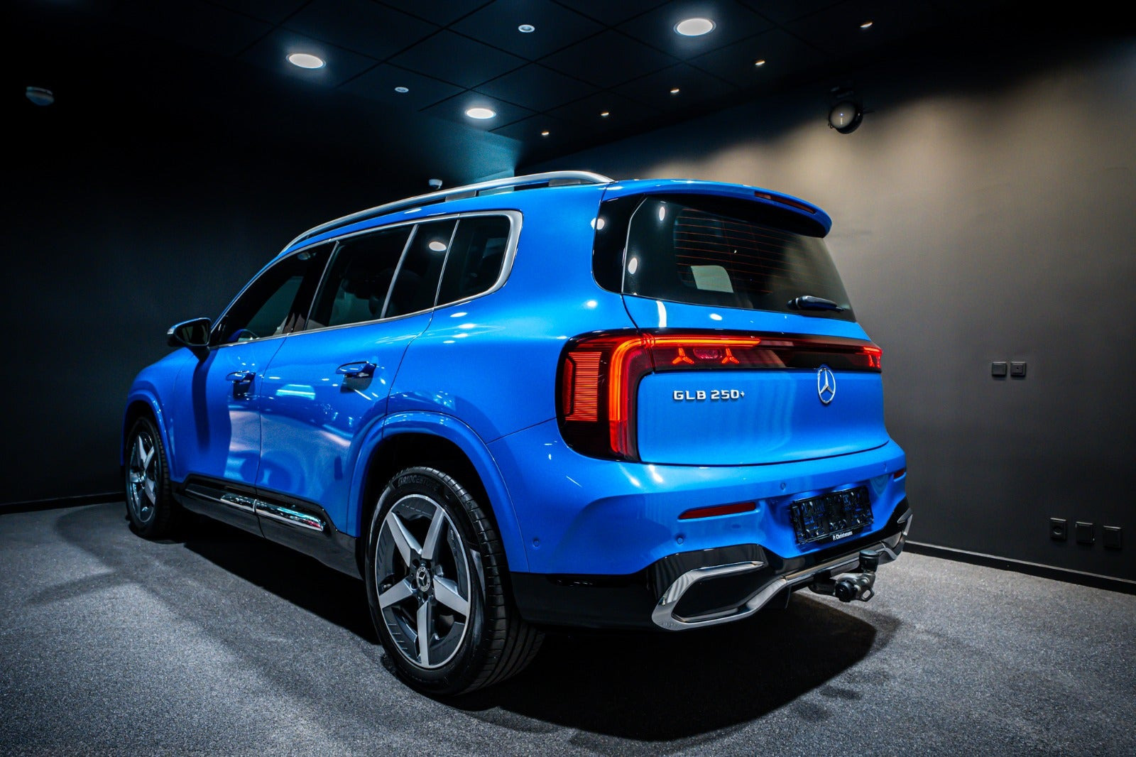 Blå Mercedes GLB250+ fra 2026