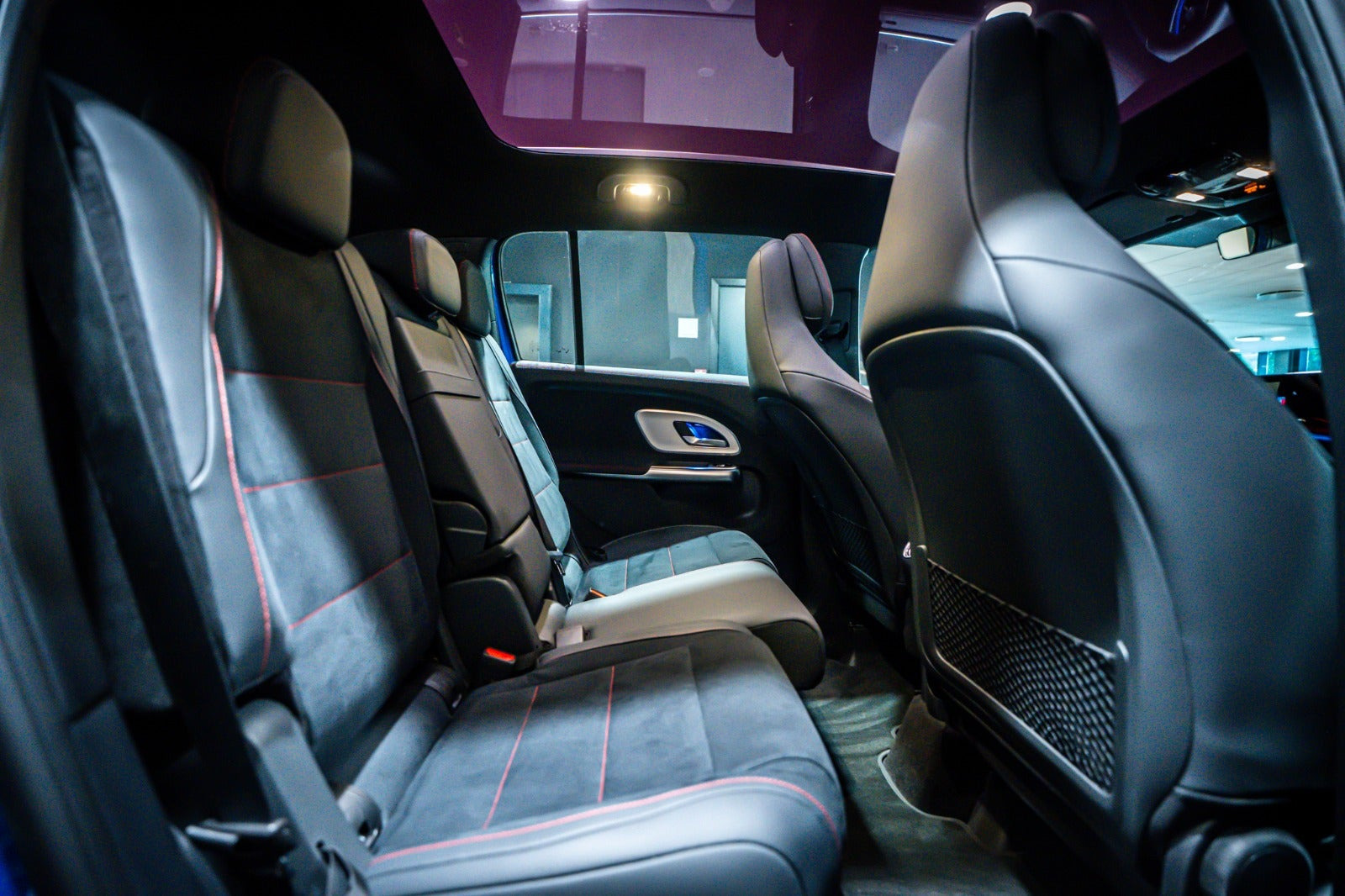 Blå Mercedes GLB250+ fra 2026