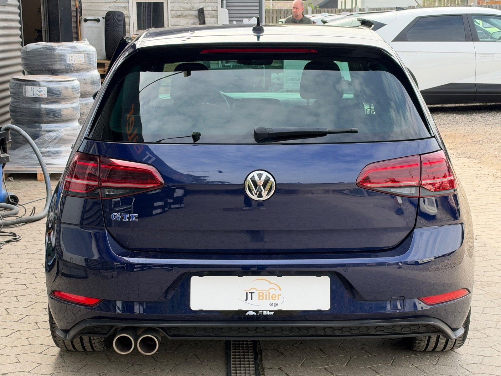 Blå VW Golf VII fra 2020