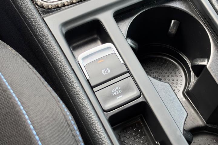 Blå VW Golf VII fra 2020