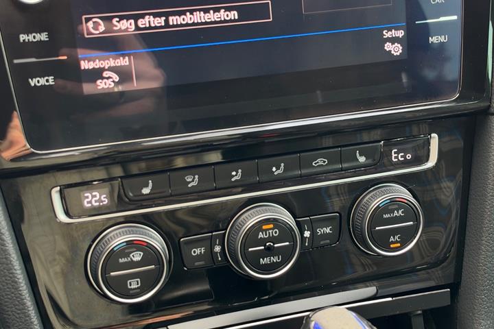 Blå VW Golf VII fra 2020
