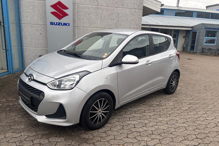 Sølv Hyundai i10 fra 2018