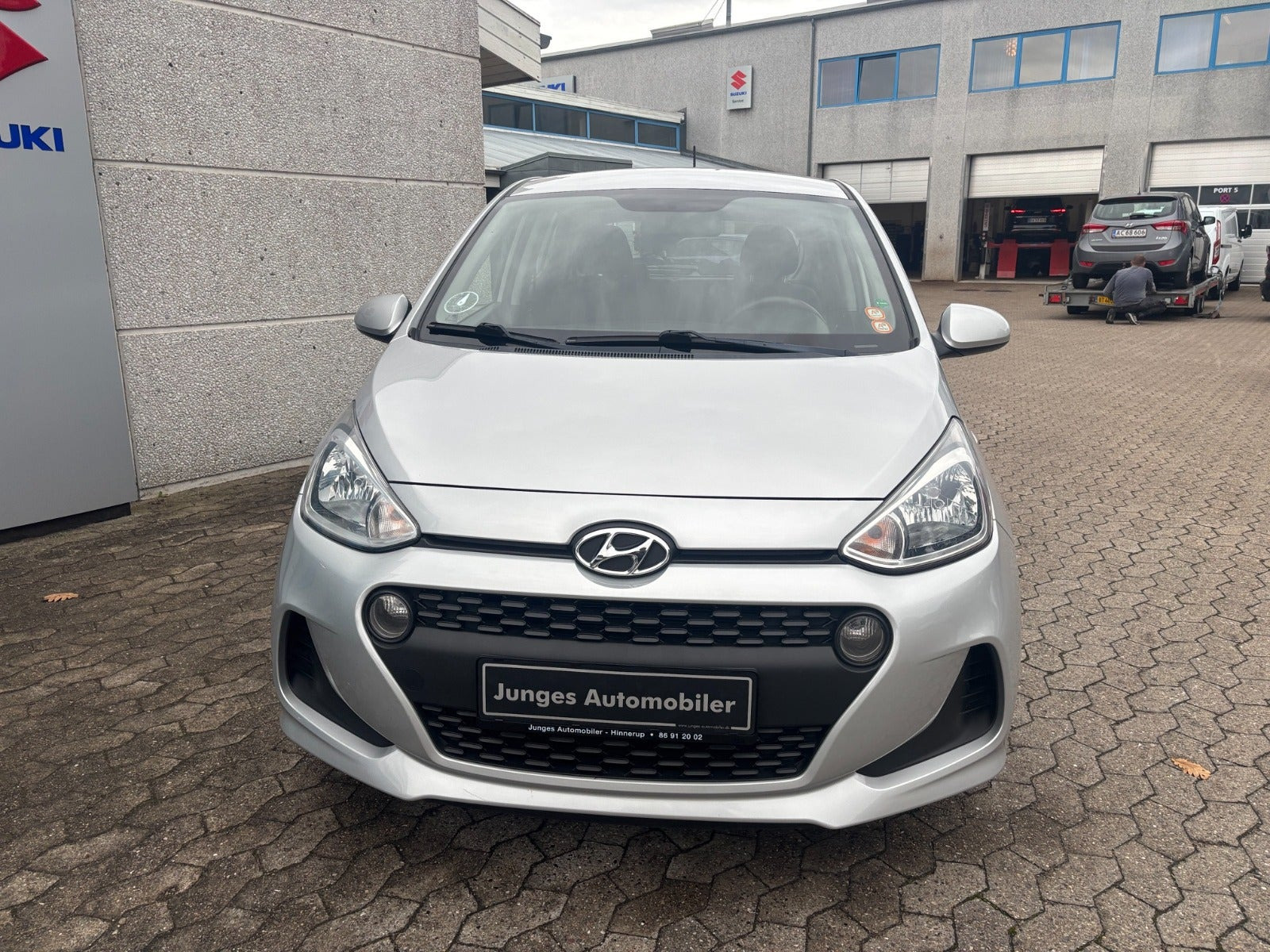 Sølv Hyundai i10 fra 2018