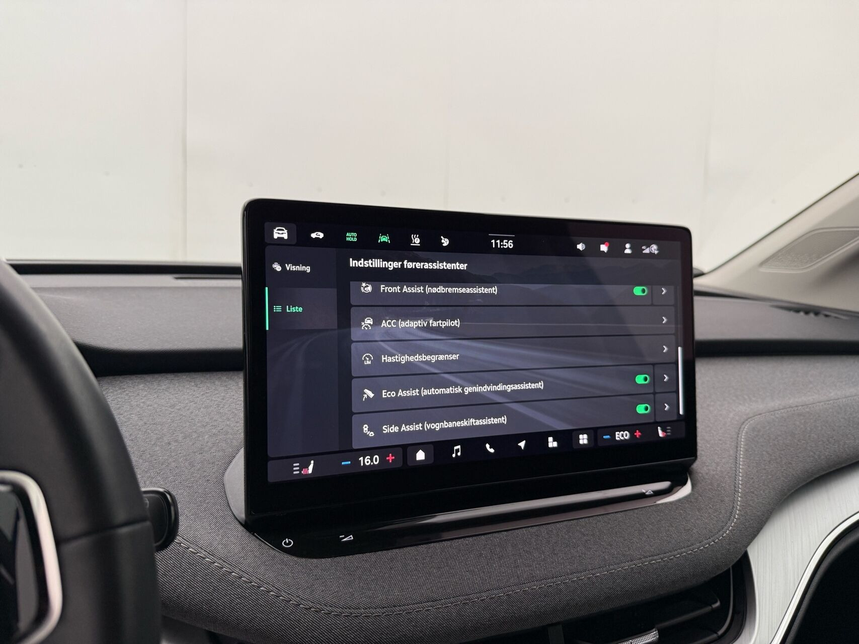 Blå Skoda Enyaq fra 2024