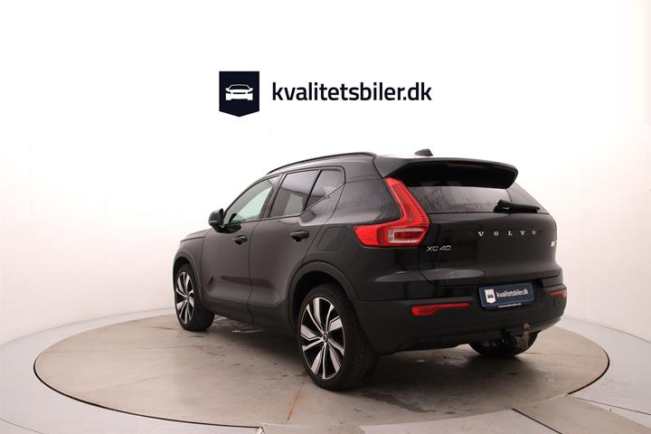 Sort Volvo XC40 fra 2022