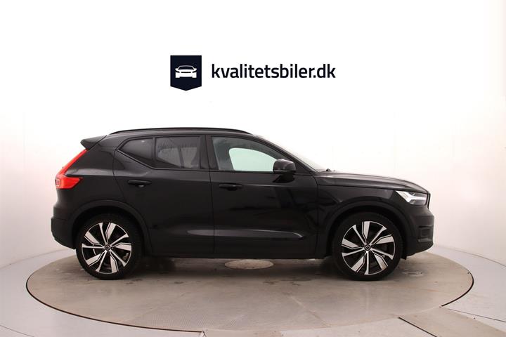 Sort Volvo XC40 fra 2022