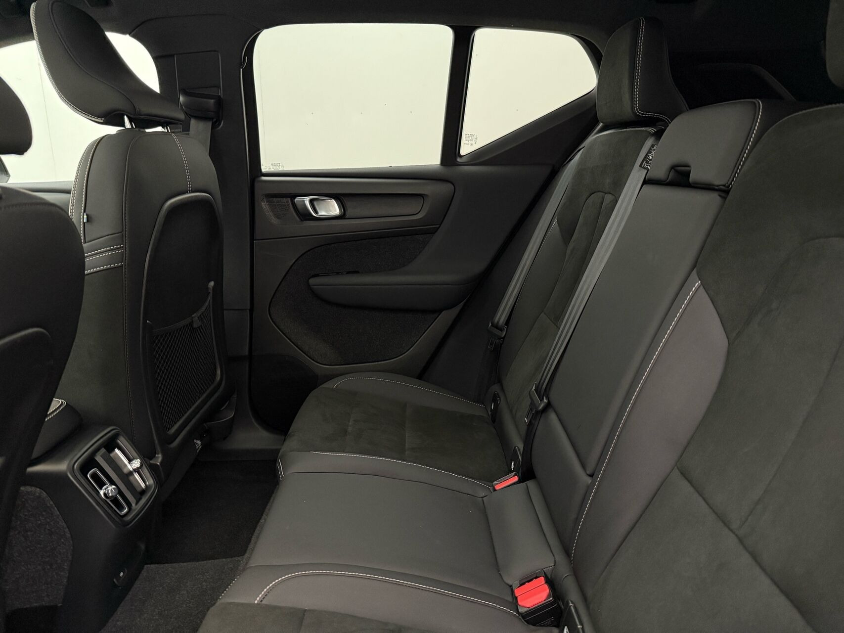 Sort Volvo XC40 fra 2022