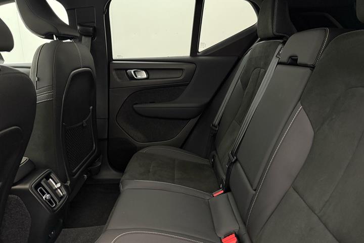 Sort Volvo XC40 fra 2022