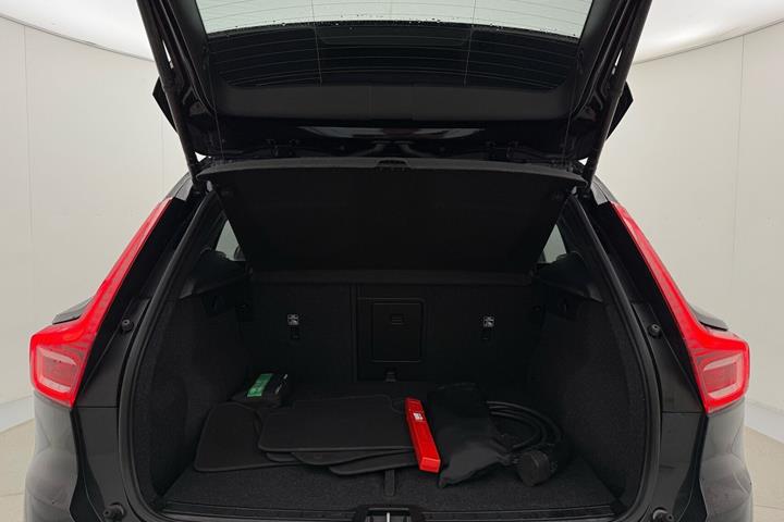 Sort Volvo XC40 fra 2022