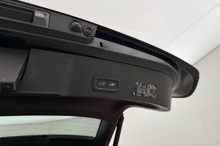 Sort Volvo XC40 fra 2022