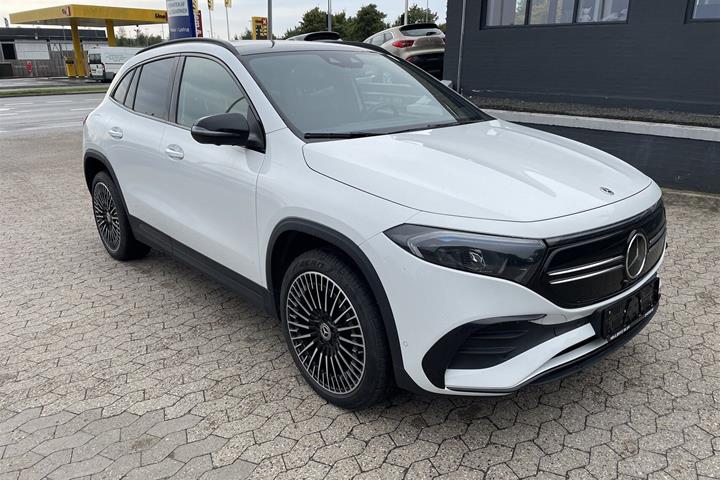 Hvid Mercedes EQA250 fra 2024
