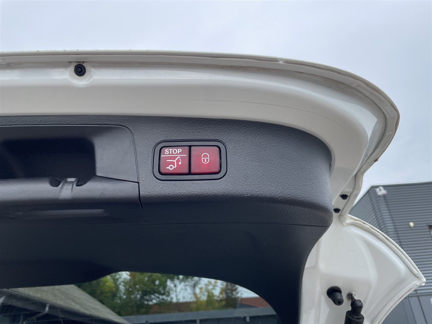 Hvid Mercedes EQA250 fra 2024