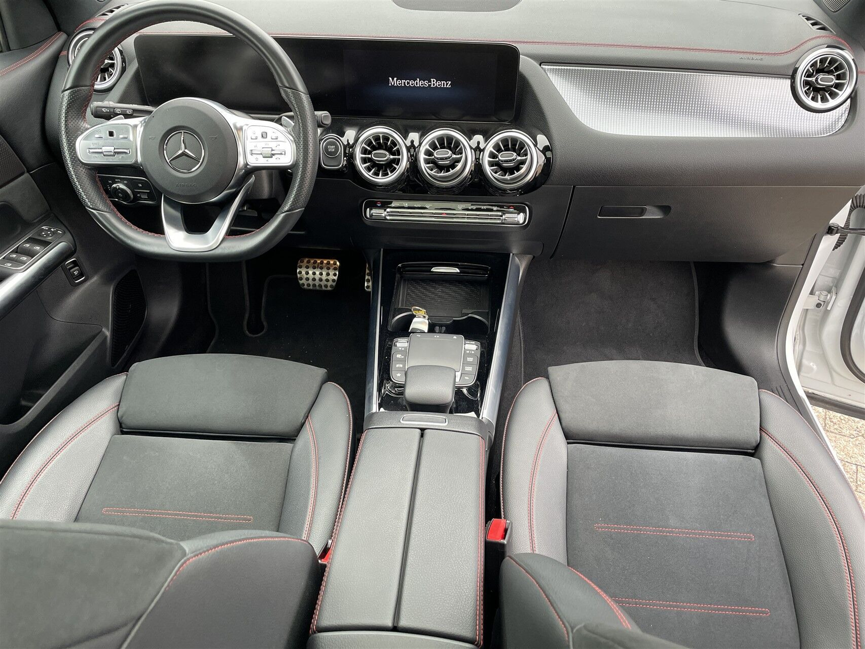 Hvid Mercedes EQA250 fra 2024