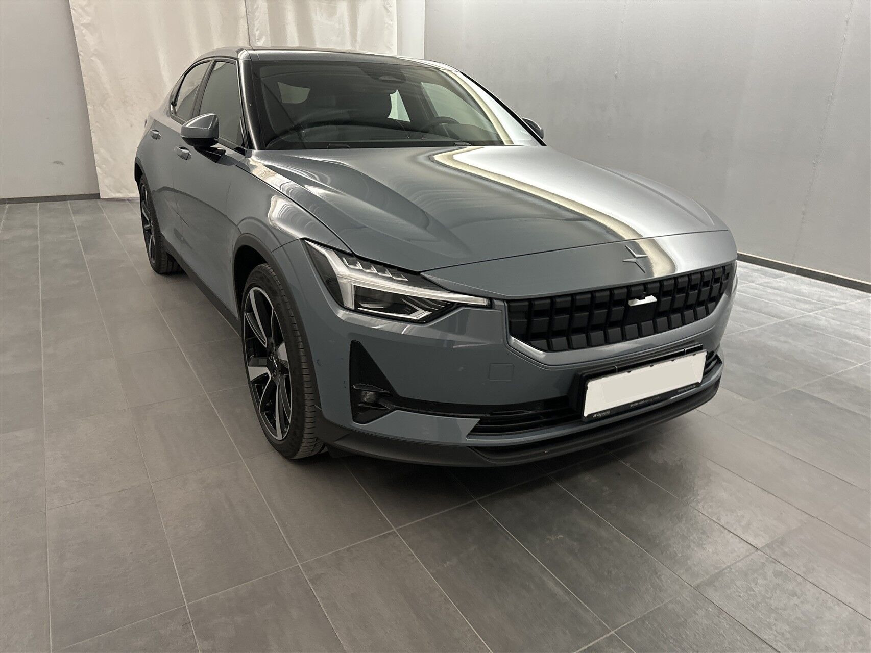 Grå Polestar 2 fra 2022