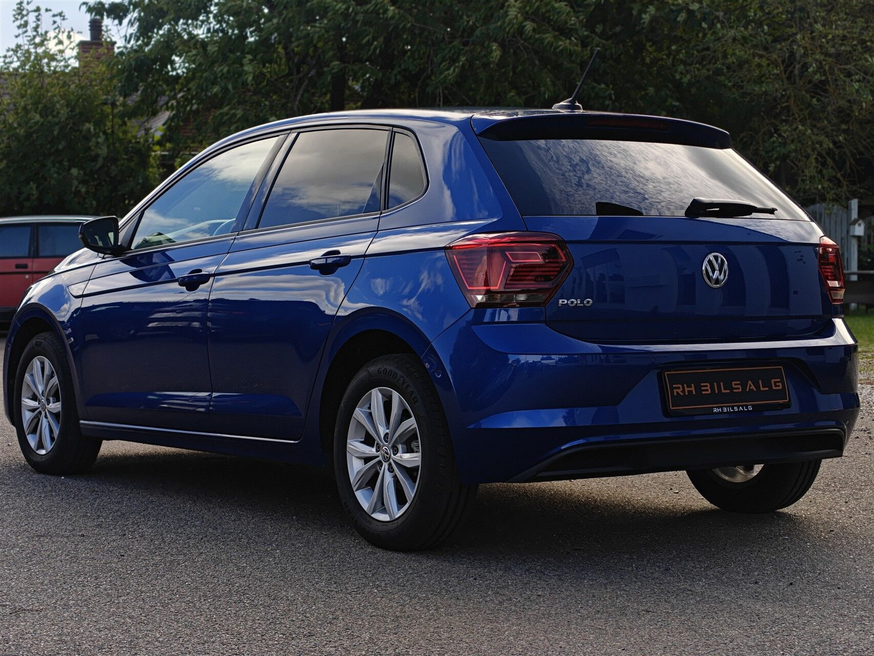 Blå VW Polo fra 2018