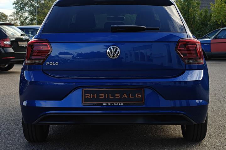 Blå VW Polo fra 2018