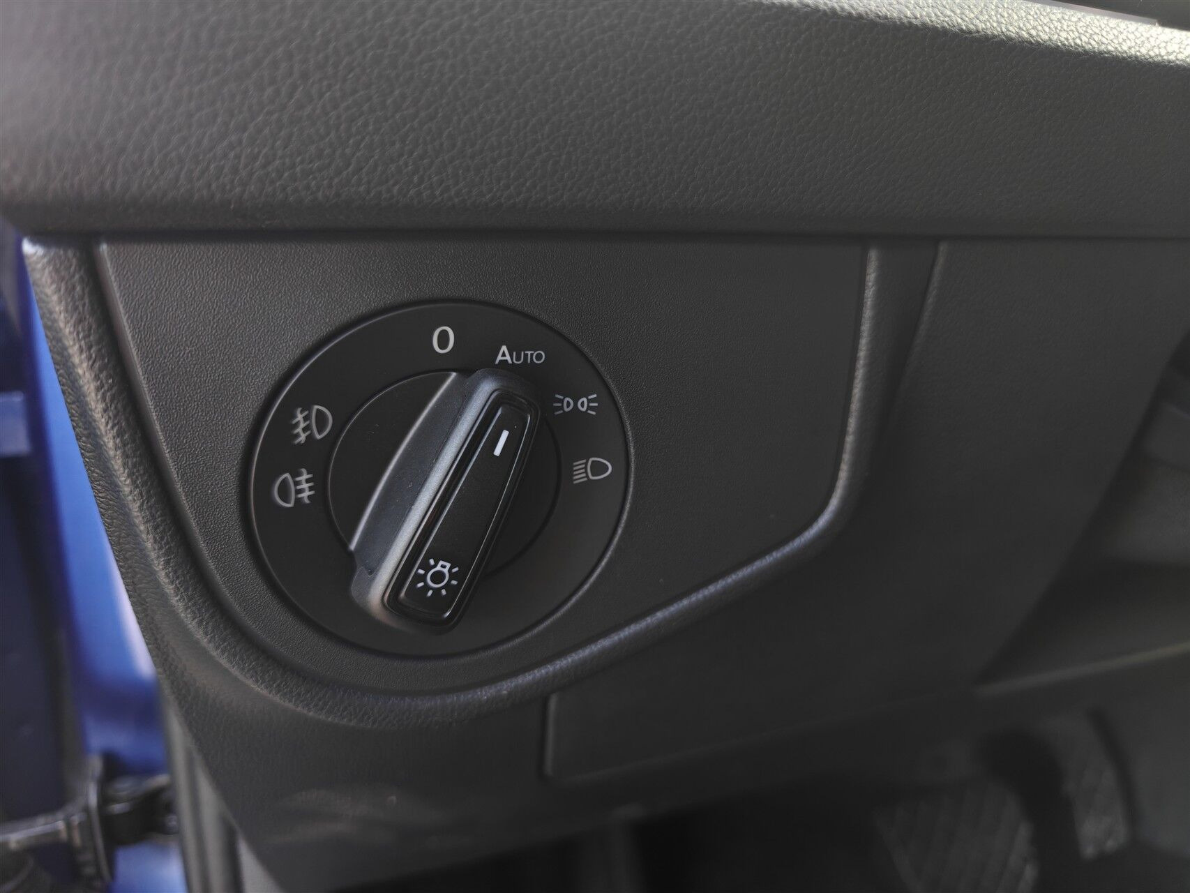 Blå VW Polo fra 2018