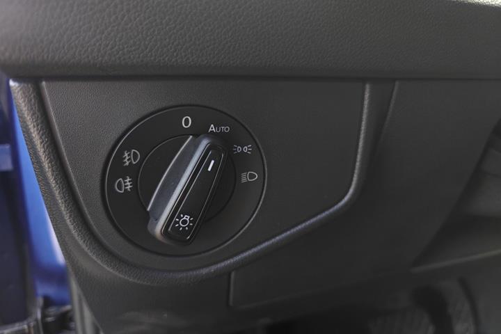 Blå VW Polo fra 2018