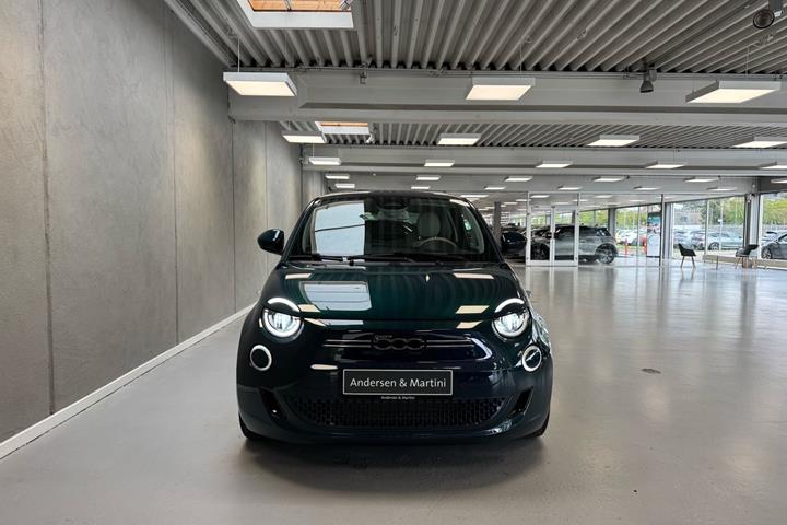 Grøn Fiat 500e fra 2023
