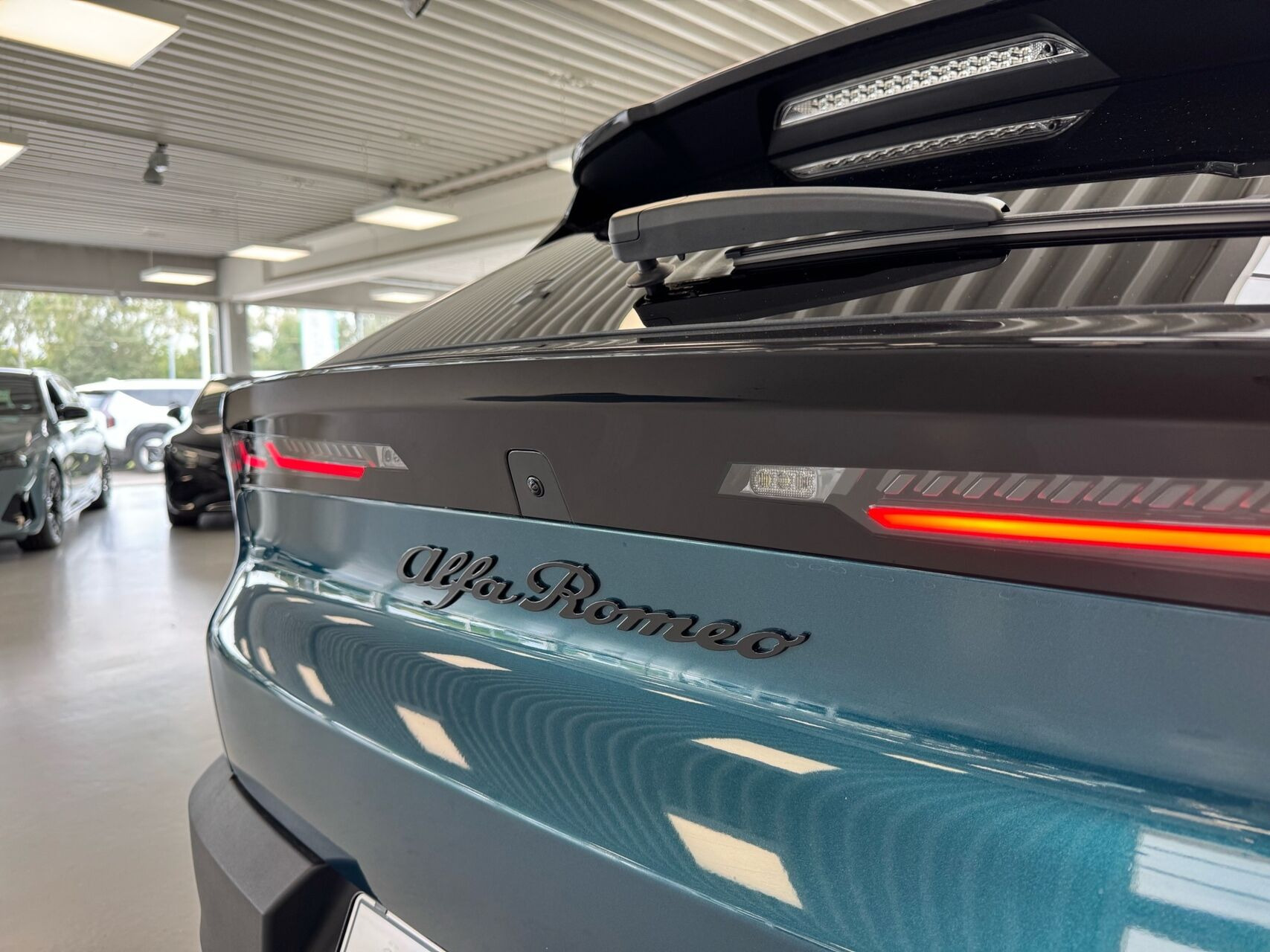 Blå Alfa Romeo Junior fra 2024