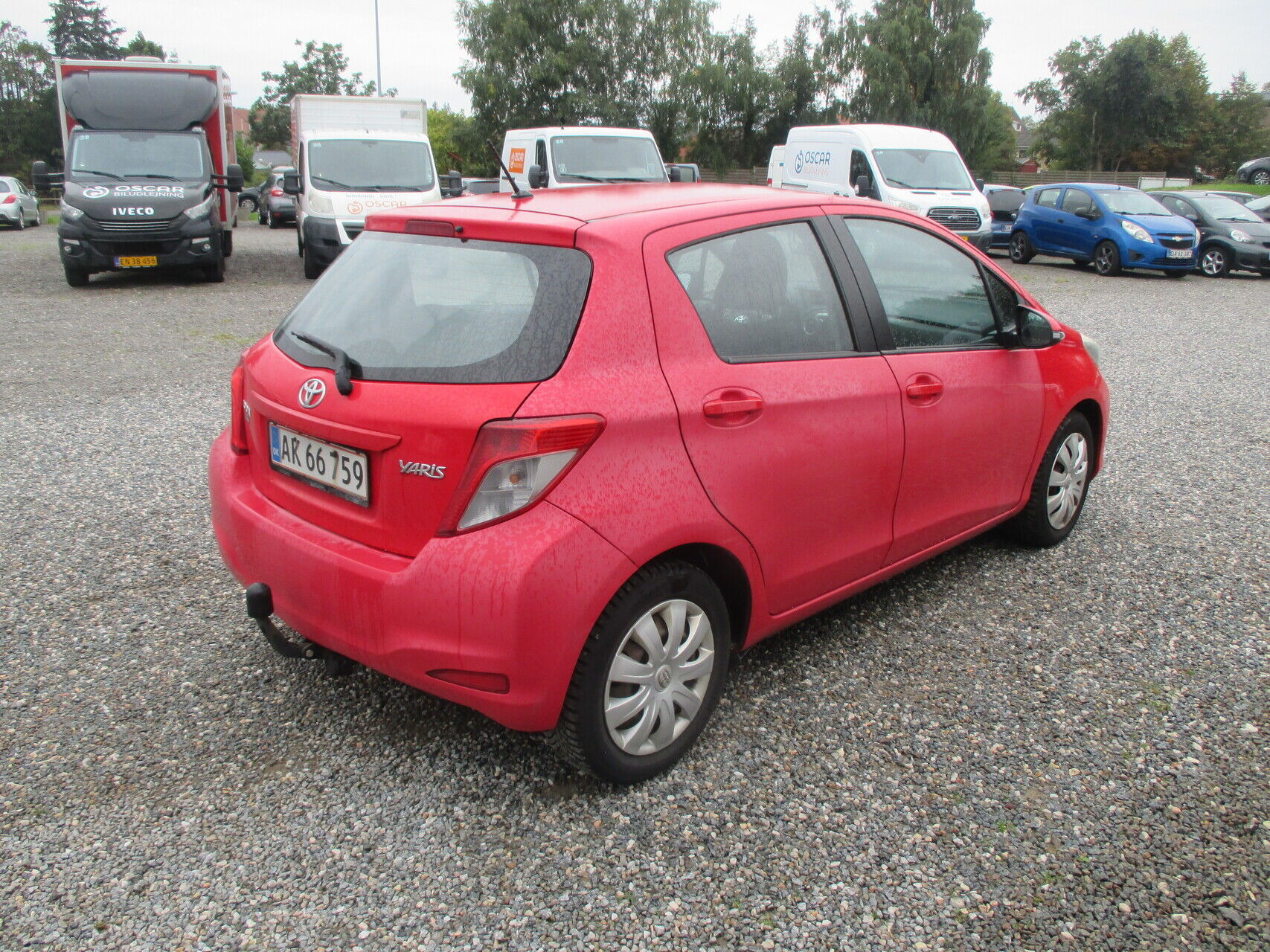 Rød Toyota Yaris fra 2014