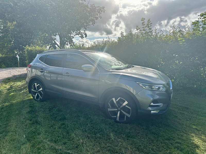 Nissan Qashqai DIG-T 115 2WD 6 M/T