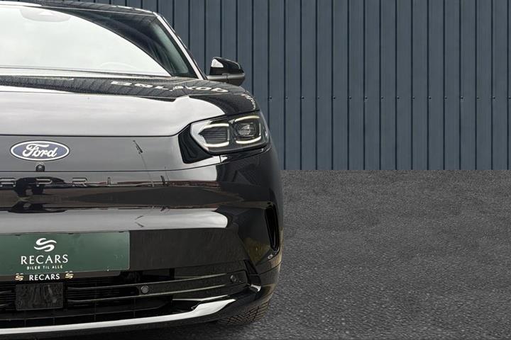 Sort Ford Capri fra 2025