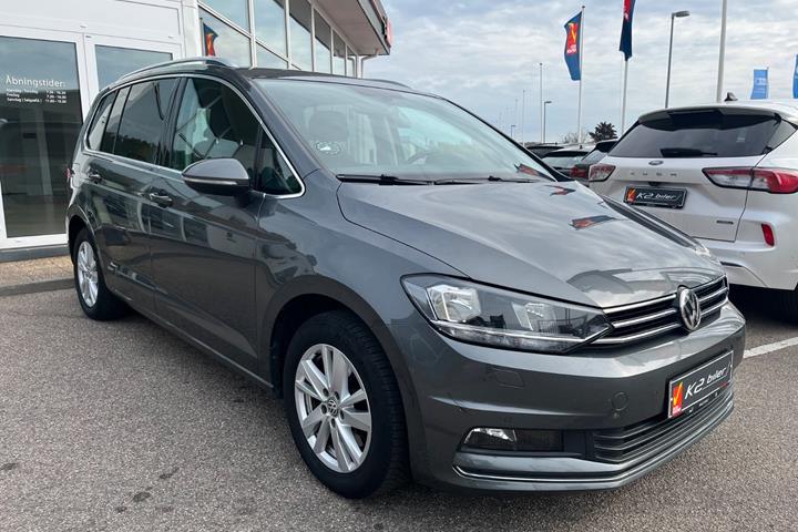 Grå VW Touran fra 2020