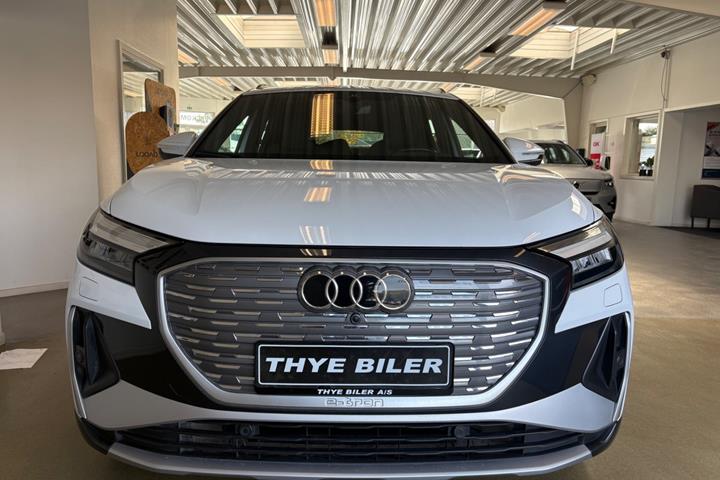 Hvid Audi Q4 e-tron fra 2023