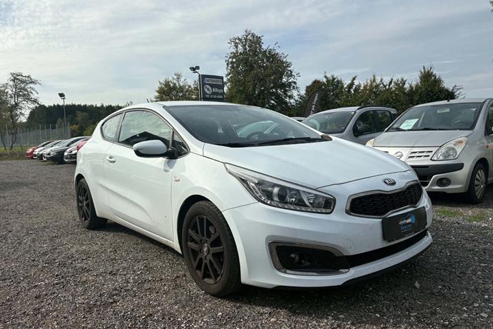 Hvid Kia Ceed fra 2016