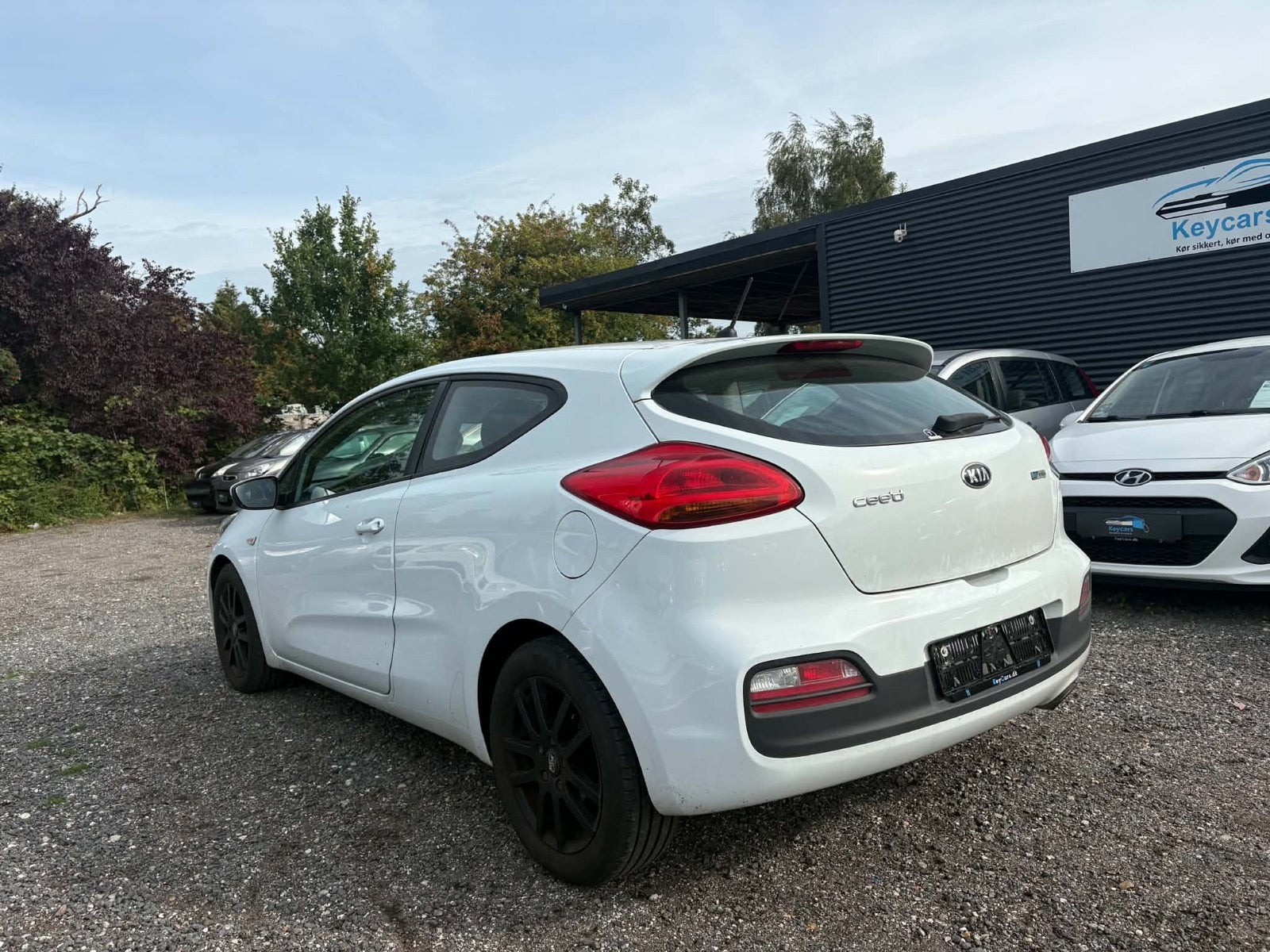 Hvid Kia Ceed fra 2016