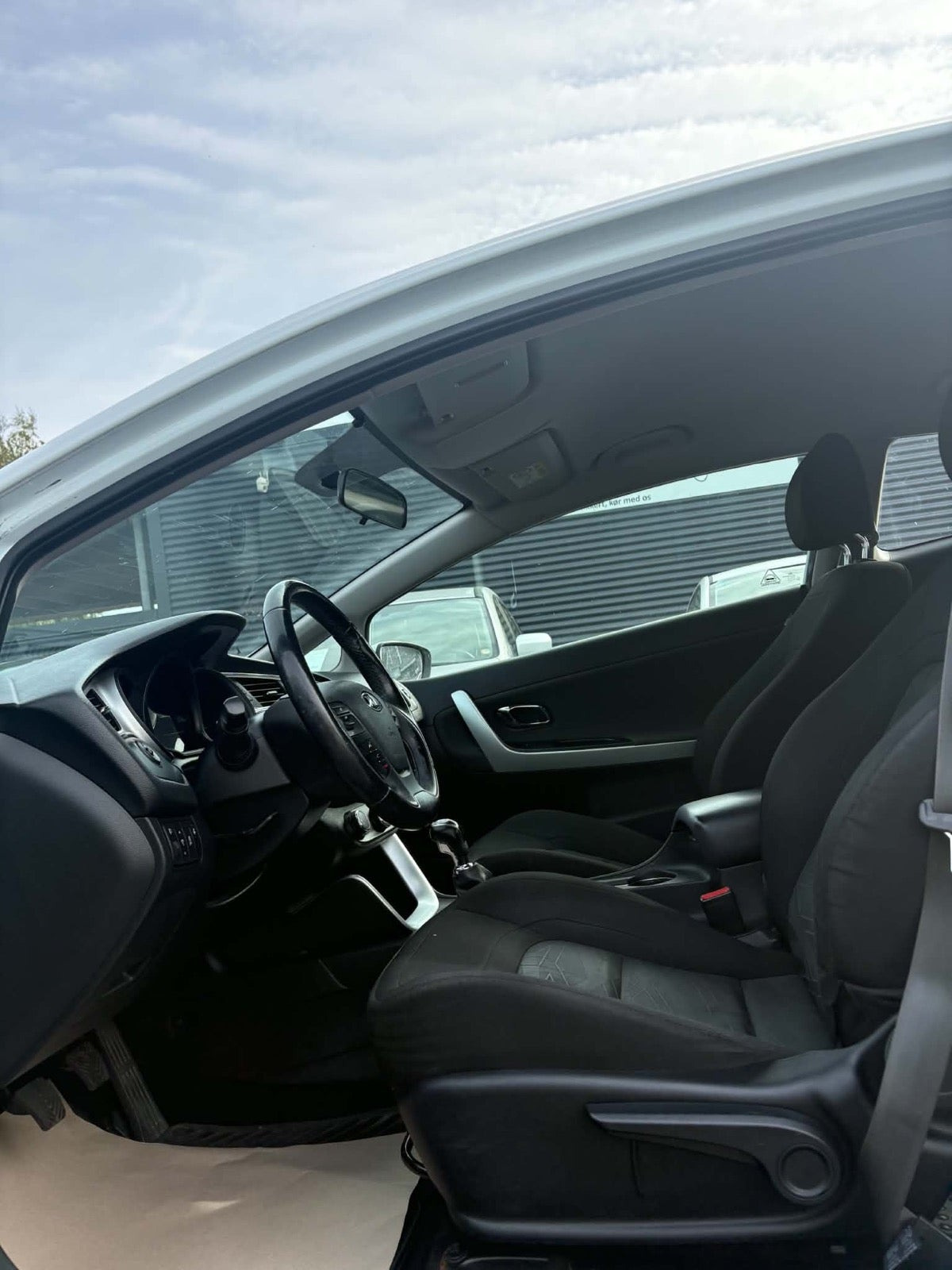 Hvid Kia Ceed fra 2016