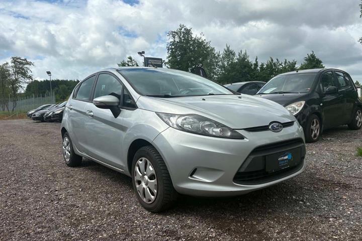 Sølv Ford Fiesta fra 2012