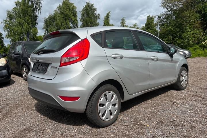 Sølv Ford Fiesta fra 2012
