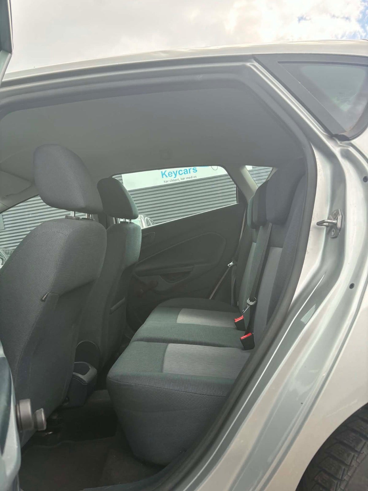 Sølv Ford Fiesta fra 2012