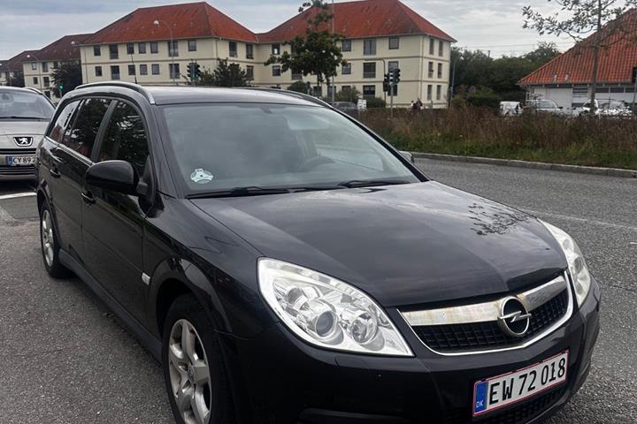 Sort Opel Vectra fra 2008