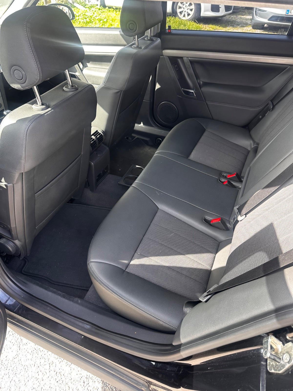 Sort Opel Vectra fra 2008