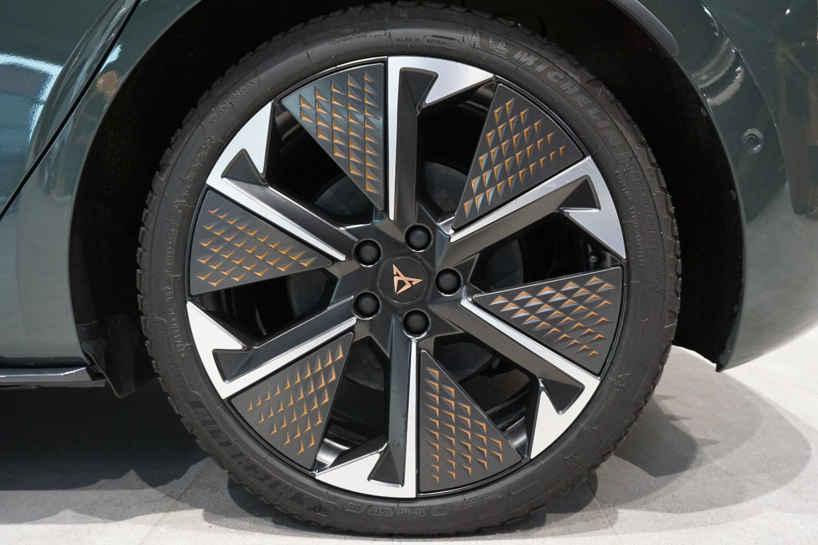 Grøn Cupra Born fra 2025