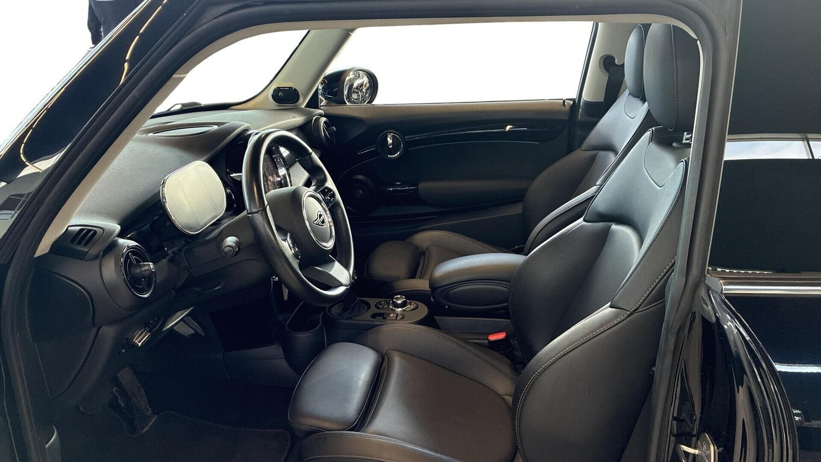 Sort Mini Cooper SE fra 2023
