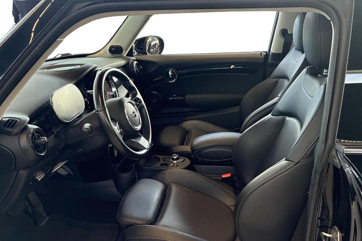 Sort Mini Cooper SE fra 2023