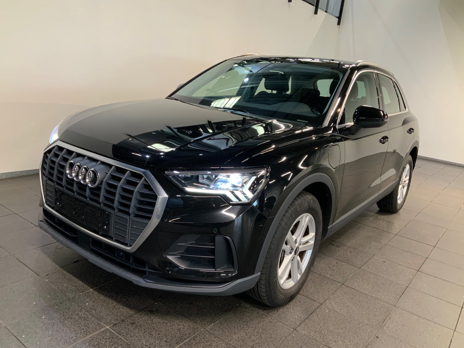 Audi Q3 45 TFSi e Attitude plus S-tr.