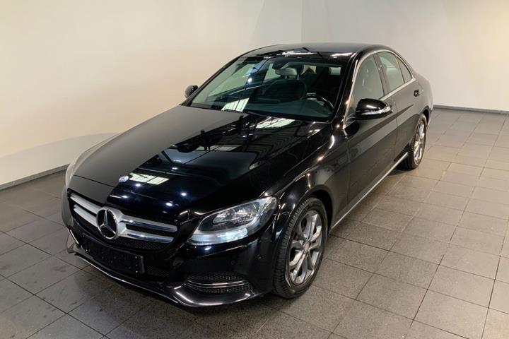 Sort Mercedes C200 fra 2014 set udefra