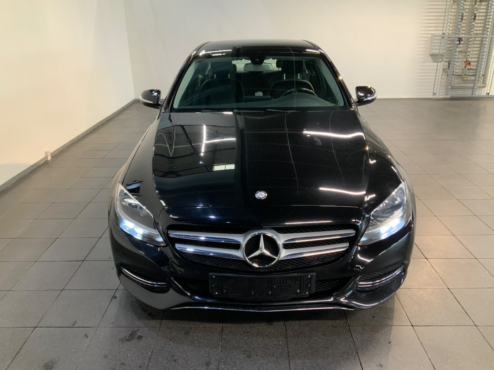 Sort Mercedes C200 fra 2014