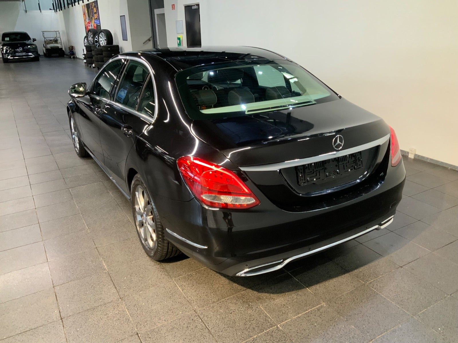 Sort Mercedes C200 fra 2014