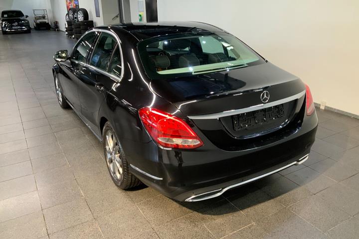 Sort Mercedes C200 fra 2014