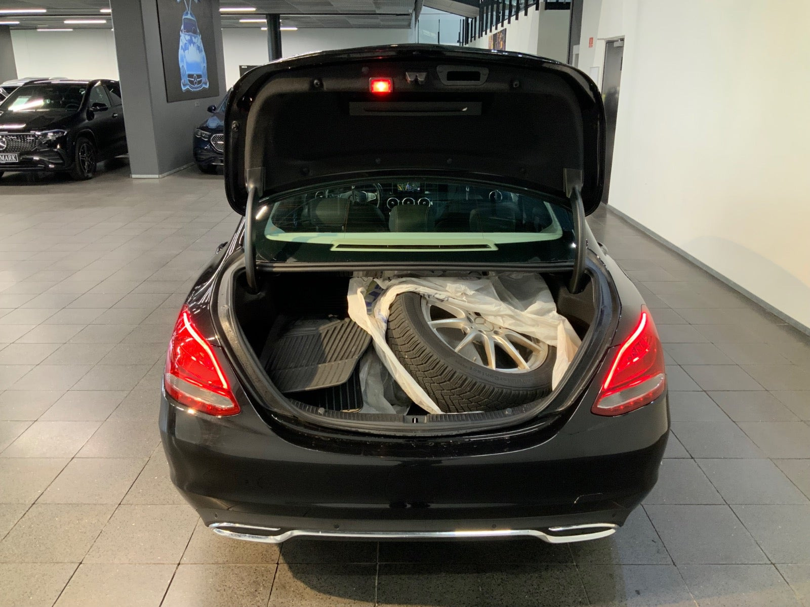Sort Mercedes C200 fra 2014