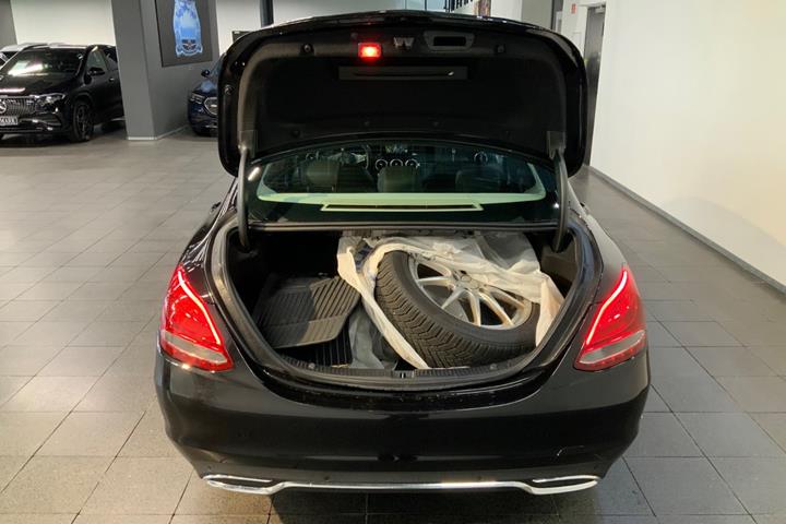 Sort Mercedes C200 fra 2014